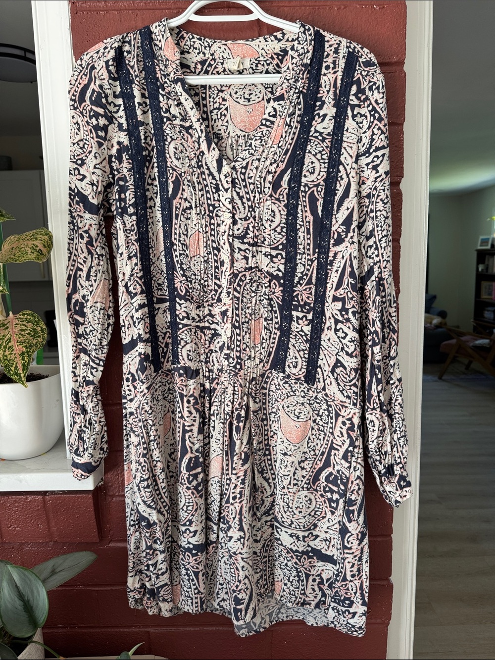 TINY Anthropologie Navy, Blush, and White Paisley Boho Long Sleeve Dress S